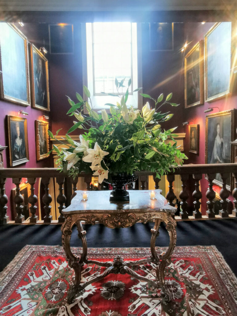 Lilly bouquet in Prestonfield house in Edinburgh