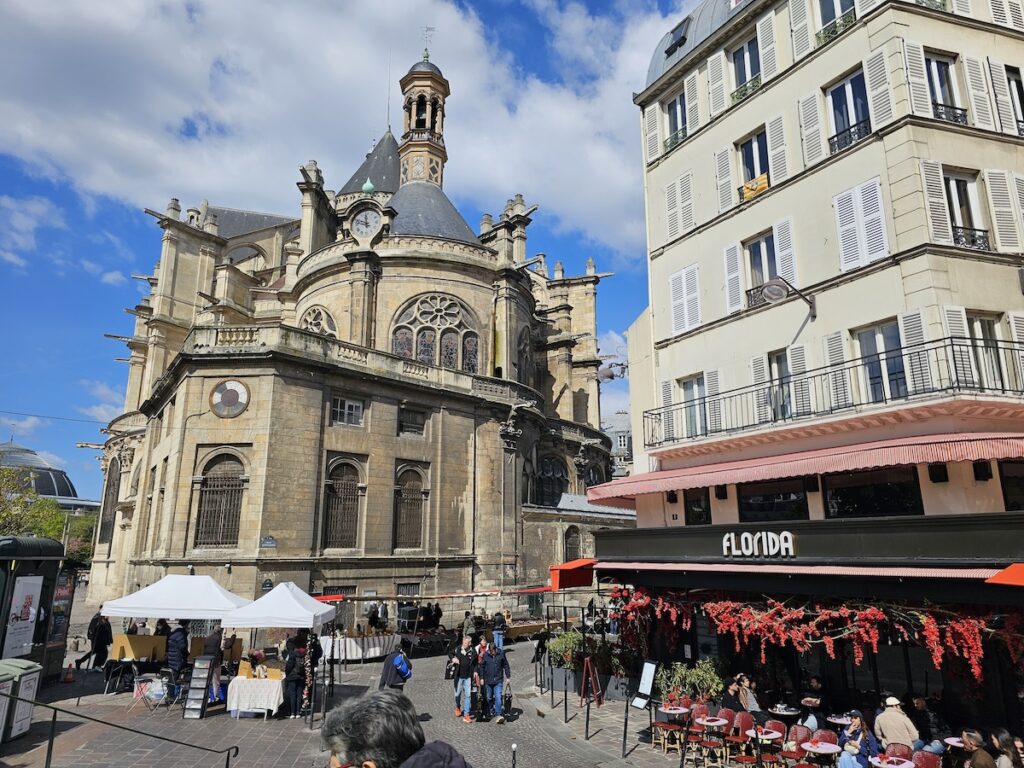 Rue Montorgueil - Saint-Eustache church