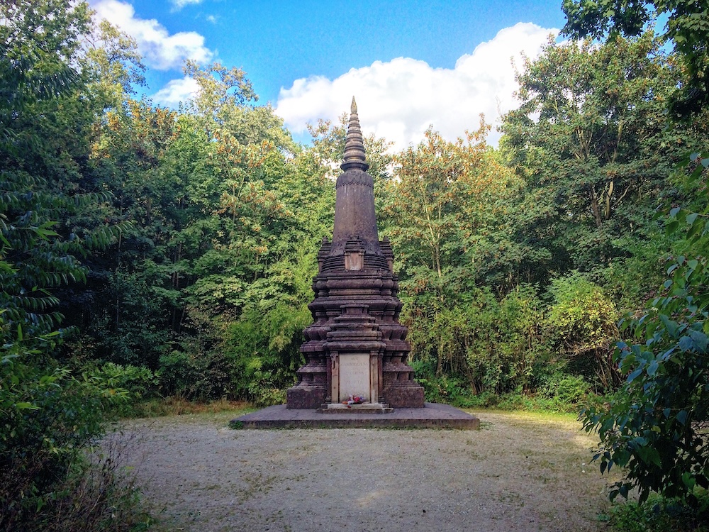 Stupa du Jardin d'Agronomie Tropicale Paris