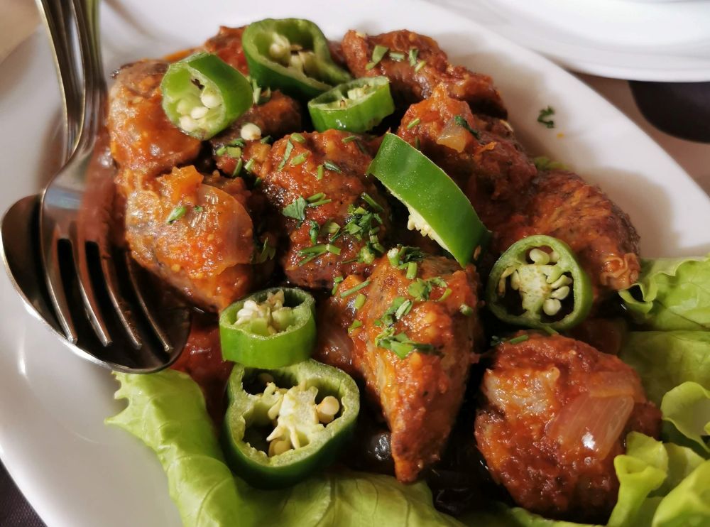 Plat réunionnais traditionnel : Rougail Saucisses 