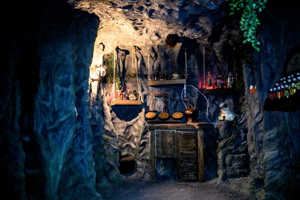 Fantastic decor in an escape room in Paris