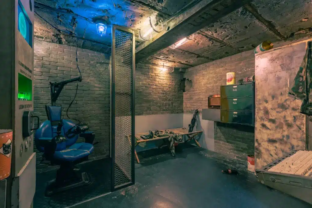 Bunker decor in an escape room in Paris