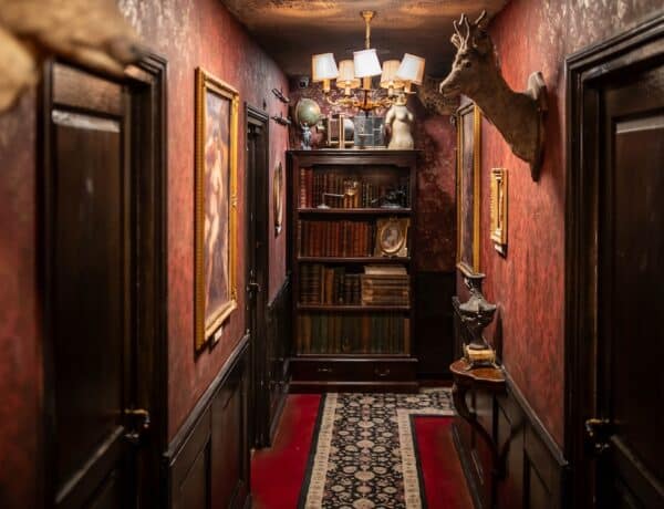Corridor in an escape game in Paris