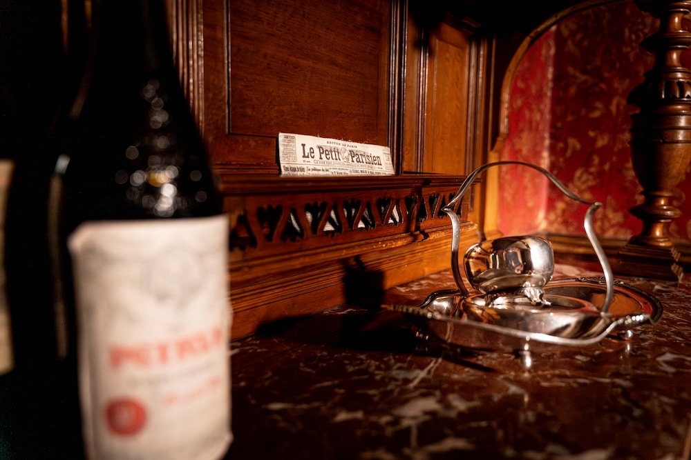 Old-fashioned decor of an escape game in Paris